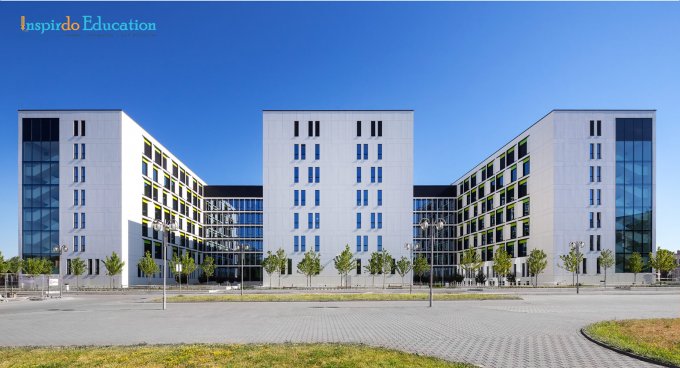 Medical-university-of-Warsaw-2