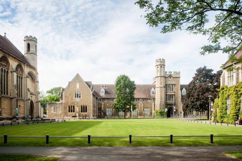 du-hoc-anh-dai-hoc-gloucestershire