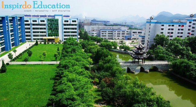 dai-hoc-dan-toc-quy-chau_1