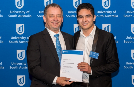 hoc-bong-dai-hoc-nam-uc