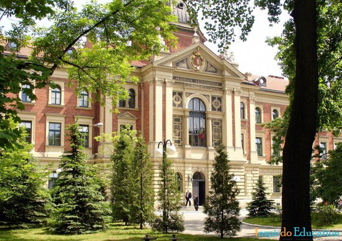 truong-dai-hoc-kinh-te-kracow
