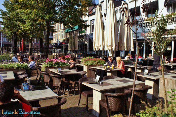 Hotel_et_le_Cafe_de_Paris