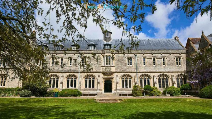 Uinversity-of-Chichester-2