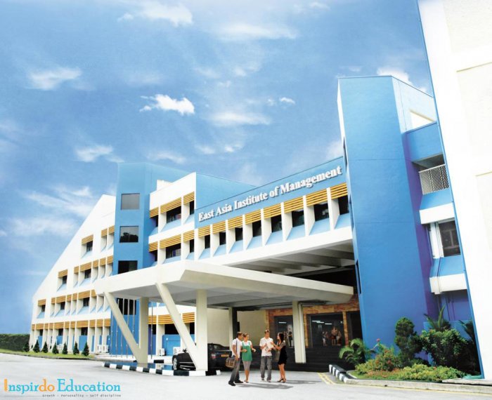 co-nen-hoc-quan-tri-nhan-su-tai-easb