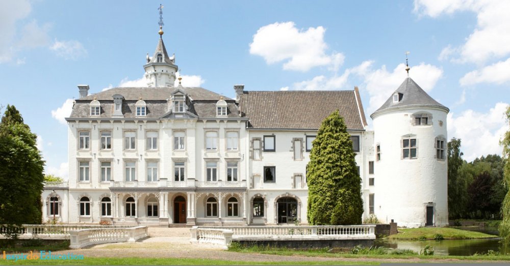 Hoc-quan-tri-khach-san-tai-zuyd