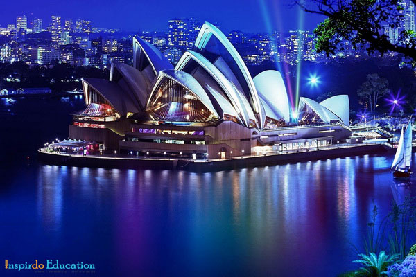 du-hoc-uc-mua-covid-19