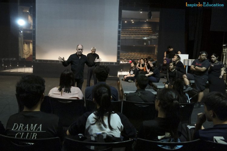 hoc-san-xuat-san-khau-kich-tai-singapore