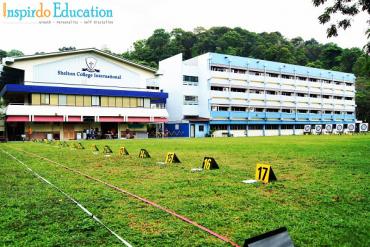 Thăm quan trường Shelton Singapore