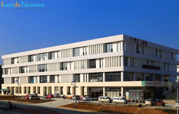 hoc-bong-1-nam-tieng-dh-quy-chau