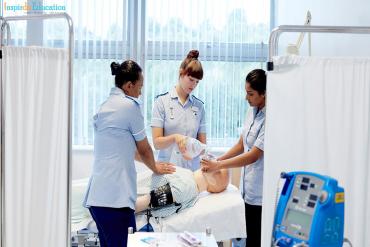 Du học Anh – Mức lương trung bình của ngành điều dưỡng tại Anh Quốc có thực sự cao?