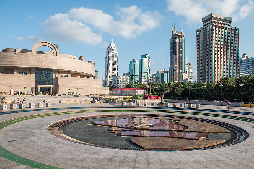 quang-truong-nhan-dan