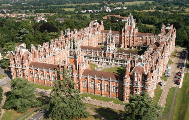 dai_hoc_royal_holloway