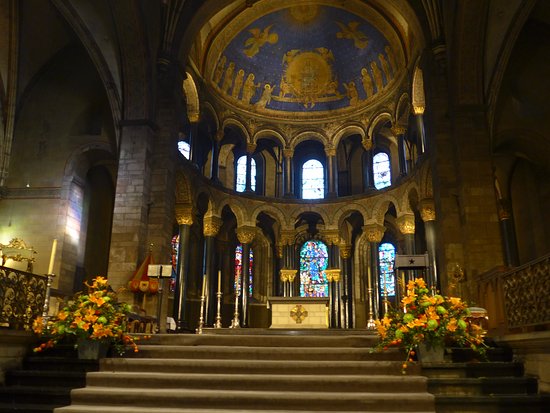 vuong-cung-thanh-duong-duc-me